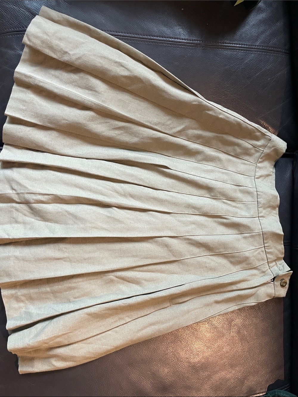 Pleated Women's Skirt in moss green linen blend size 6
